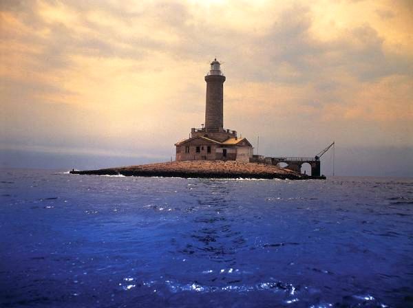 Croatian lighthouses for rent