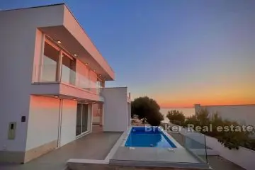 Villa with a beautiful view of the sea