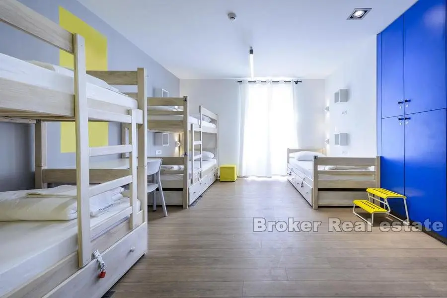 Appartamento con tre camere da letto con vista mare