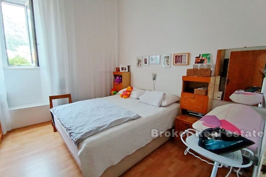 Comfortable three-bedroom apartment in the old town