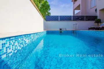 Appartement moderne avec piscine