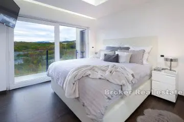 Luxury two-bedroom apartment with sea view