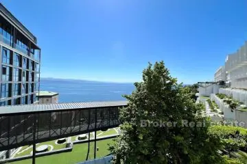 Exclusive apartment in a villa with a sea view