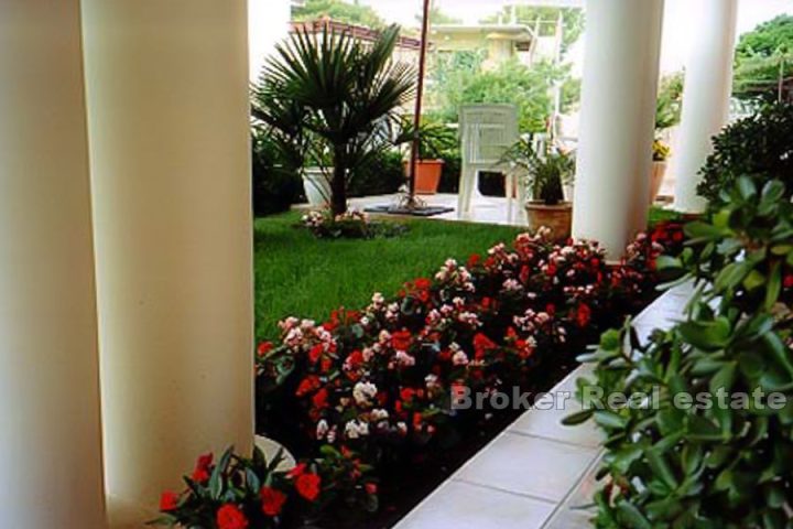 One bedroom apartment with garden