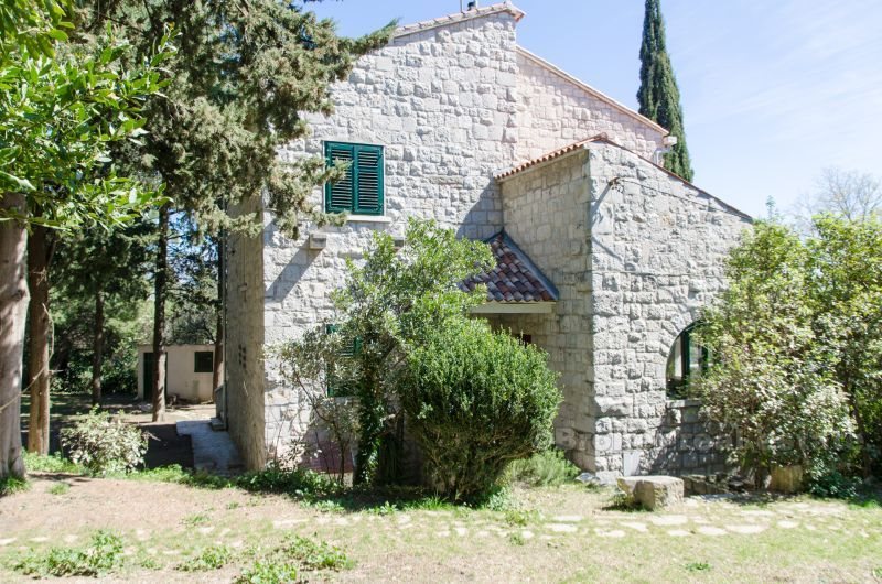 Beautiful old stone house, for sale