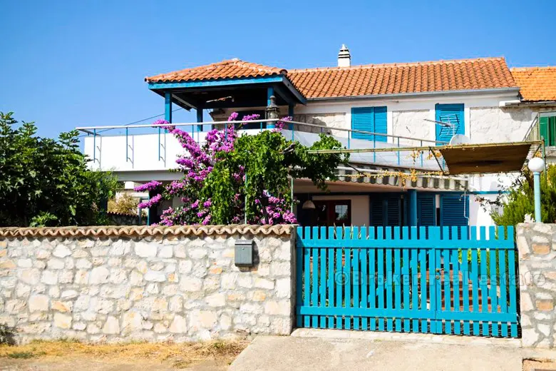 Freistehendes Haus mit Blick auf das Meer, zum Verkauf