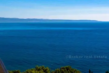 Building land with panoramic sea view, on sale