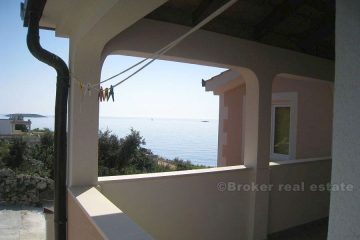 House on two floors, first row to the sea, for sale