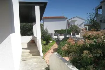 House 60 meters from the sea