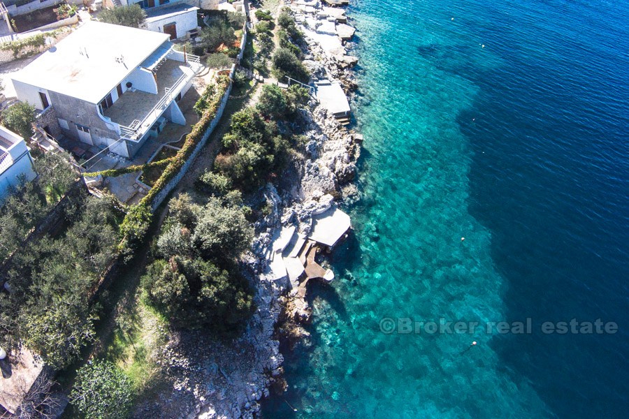 Detached house at first row to the sea, for sale