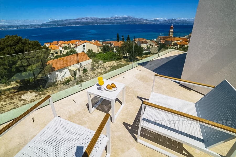 Luksus villa, med vakker utsikt til sjøen, til salgs