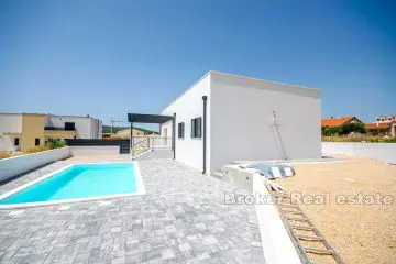 Family house with swimming pool
