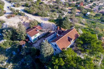 Historisches Herrenhaus am Meer