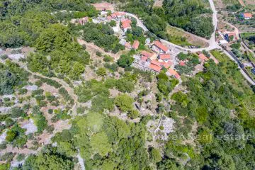 Terrain à bâtir au coeur de l'île de Hvar