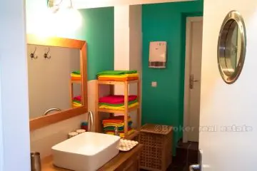 Meje, Apartment, in center of town, for sale