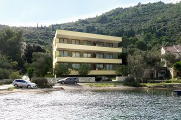 4 apartments, first row to the sea, for sale