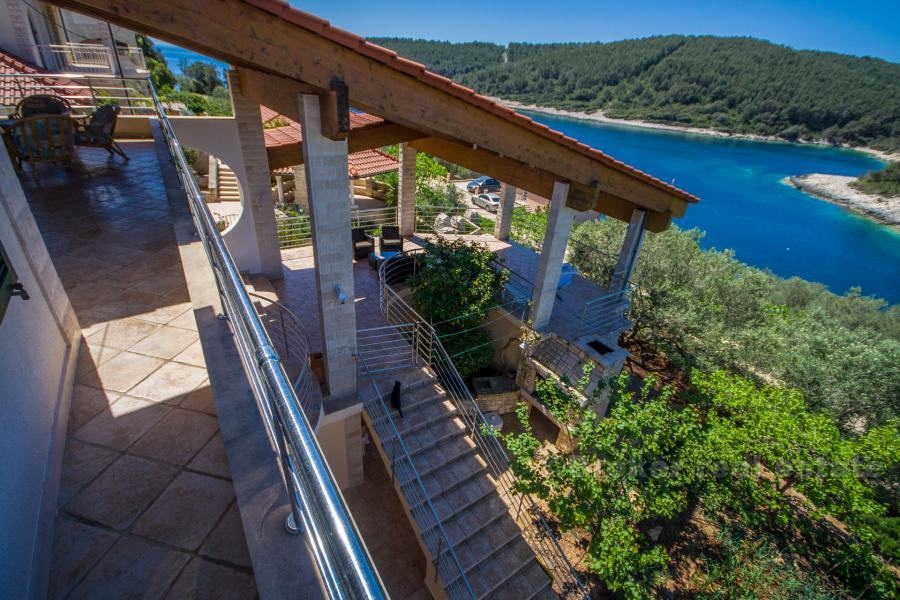 Jedinstvena kuća s pogledom na more, na prodaju