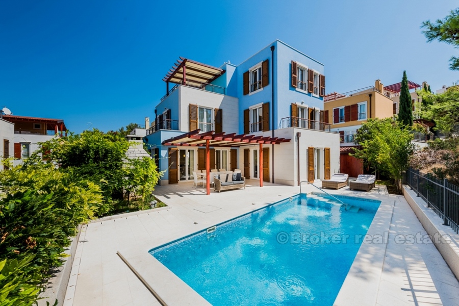 Modern villa with pool and sea view, for sale