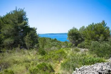 Building land by the sea, for sale