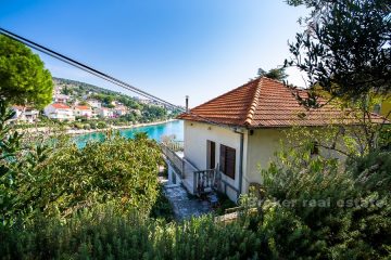 Detached house, waterfront, for sale