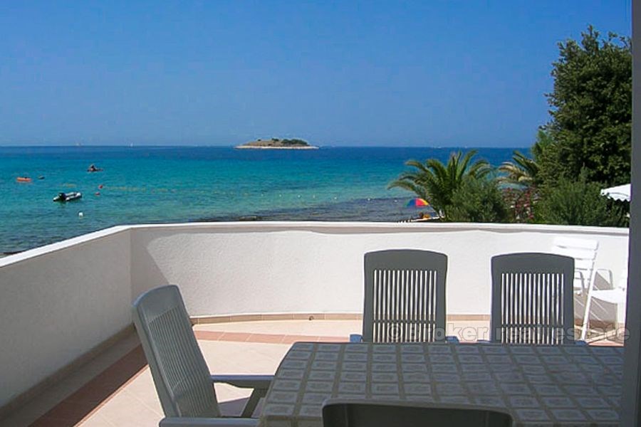Villa attraente in riva al mare, in vendita