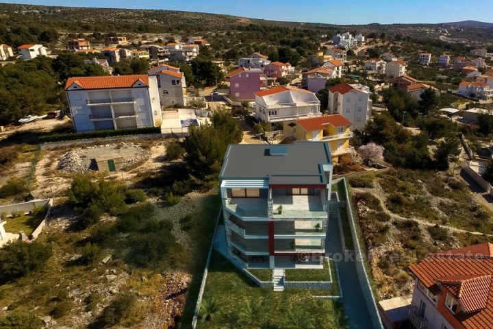 2 apartment buildings, with sea view, for sale