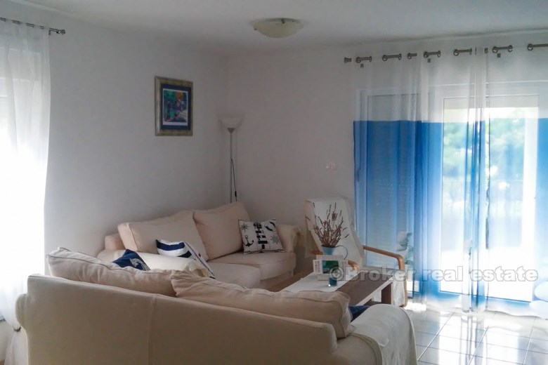 Furnished apartment with pool, for sale