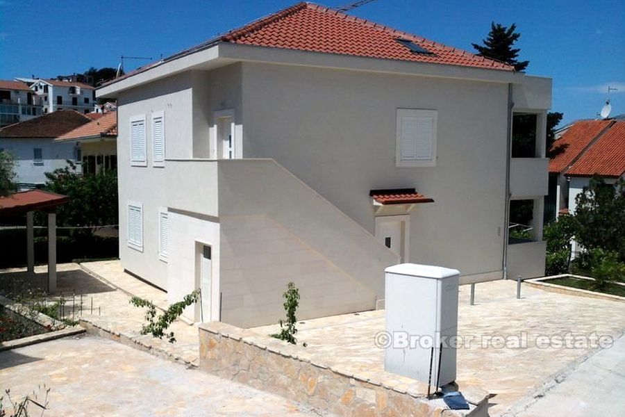 The villa of 280m2 on a plot of 521m2, for sale