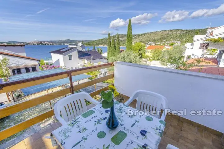 Detached house, 2nd row from the sea