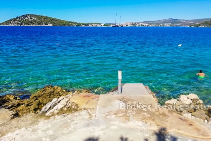 Detached house, 2nd row from the sea