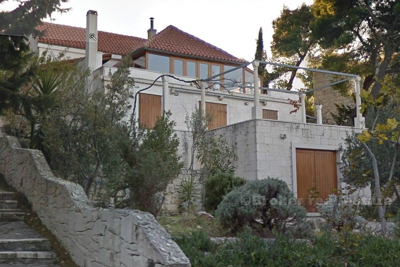 Very attractive stone house, for sale