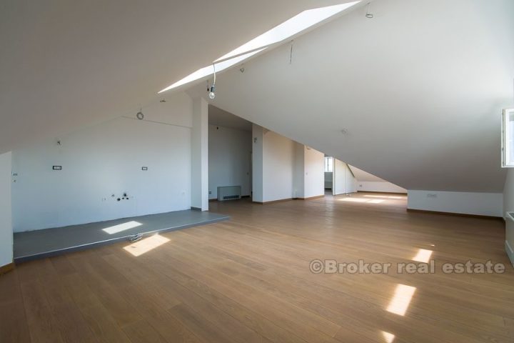 Luxurious penthouse, long term lease