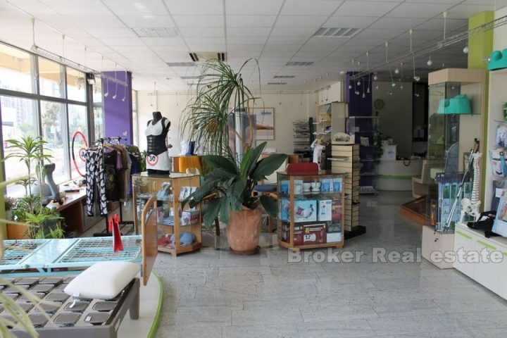 Split, Trstenik, exhibition and sales office space