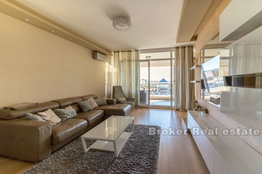 Znjan, modern three bedrooms apartment with sea view