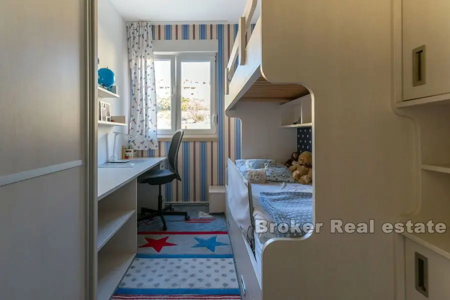 Znjan, moderní byt se třemi ložnicemi s výhledem na moře