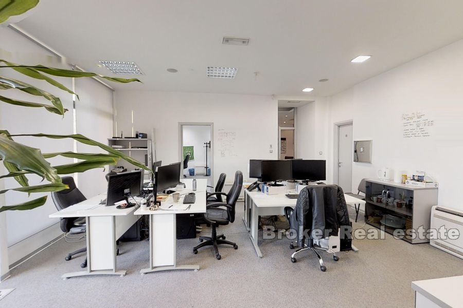 Mejasi, spazio ufficio moderno