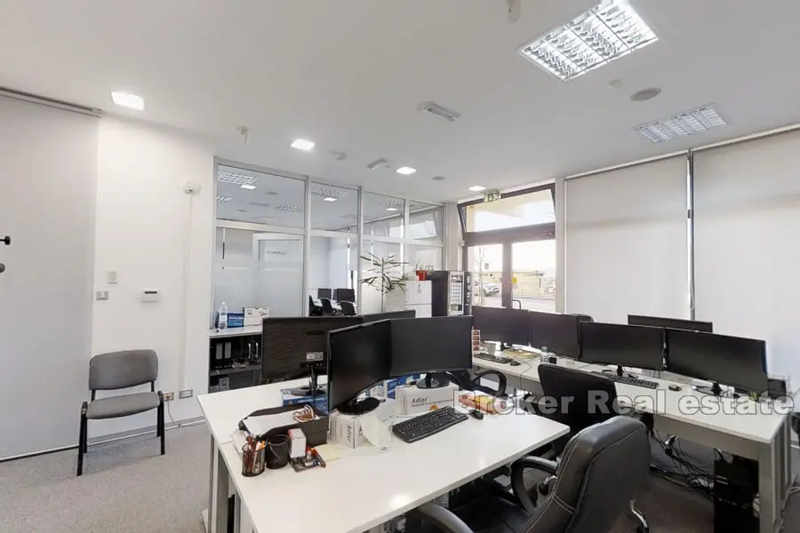 Mejasi, moderne kontorlokaler