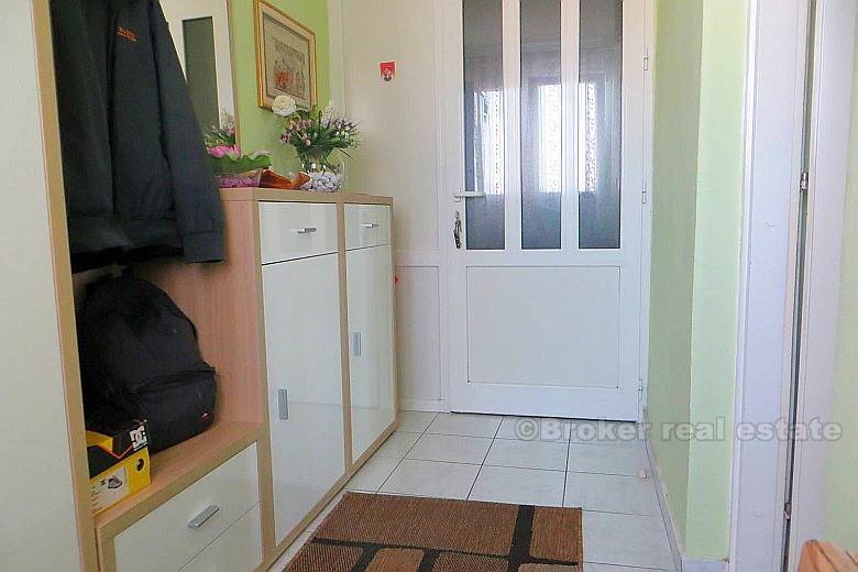 Sucidar, Renovated two level apartment, for sale