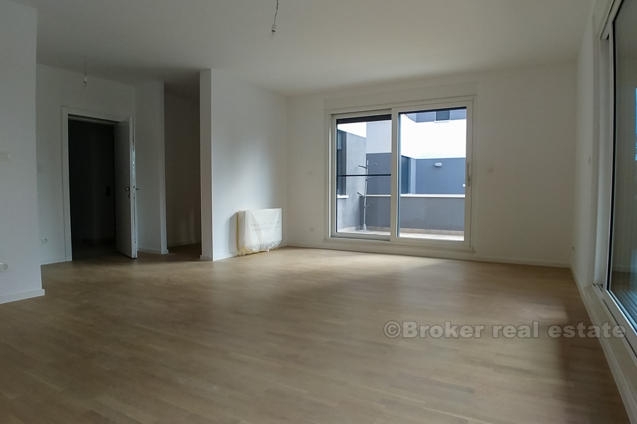 Spacious three bedroom apartment for rent