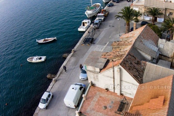 Stone house by the sea, for sale