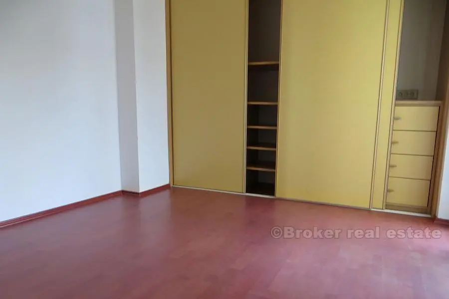 To-roms renovert leilighet, til salgs