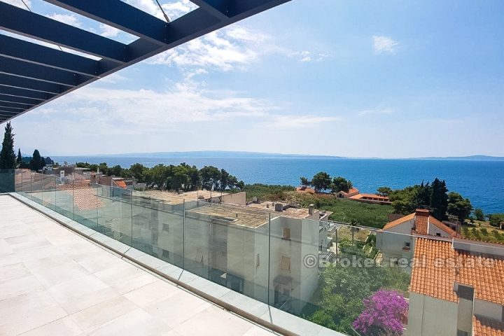 Penthouse with sea view, for sale