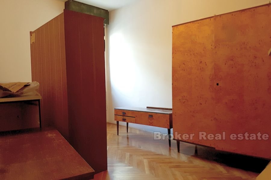 Sućidar, komfortabel tre roms leilighet, til salgs
