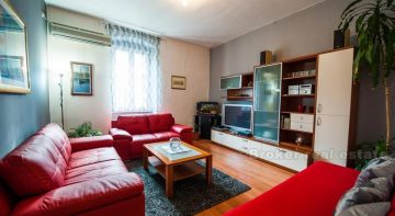 Comfortable two bedroom apartment, for rent