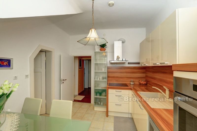 Apartment, three bedrooms, for sale
