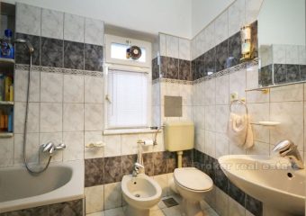 Apartment, three bedrooms, for sale