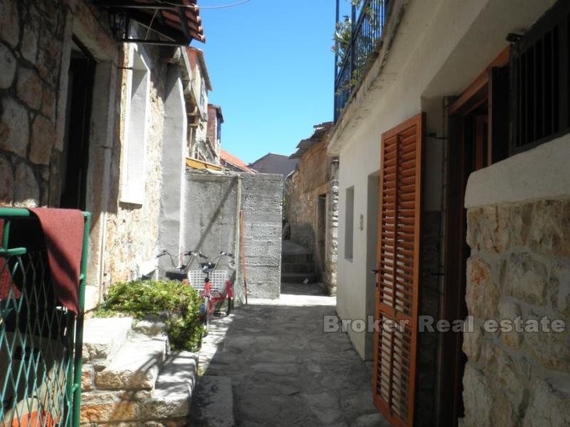 Renovated old stone house, for sale