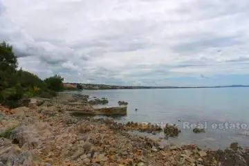 Building plot by the sea, for sale