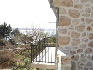 Stone semidetached house, for sale