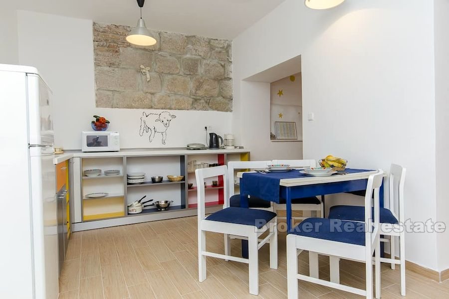 Completely renovated and furnished apartment, for sale